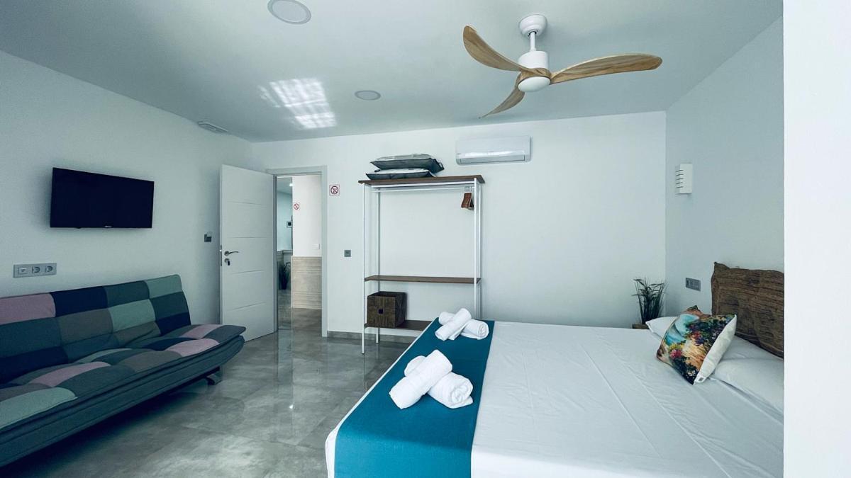 Hostal Aires Del Mar Карбонерас Экстерьер фото
