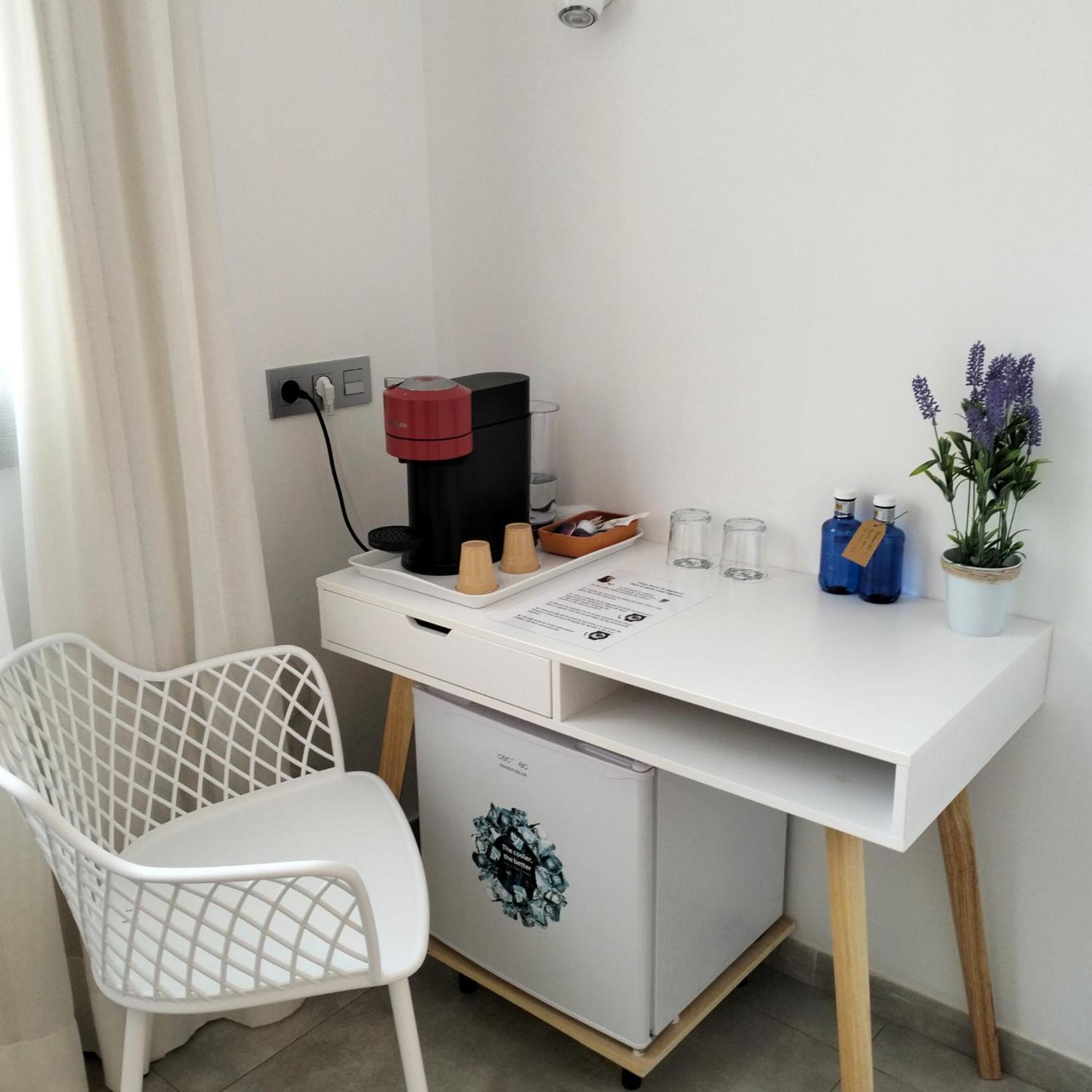 Hostal Aires Del Mar Карбонерас Экстерьер фото